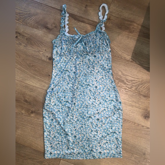 Blue, Tight Floral Dress - Picture 4 of 4